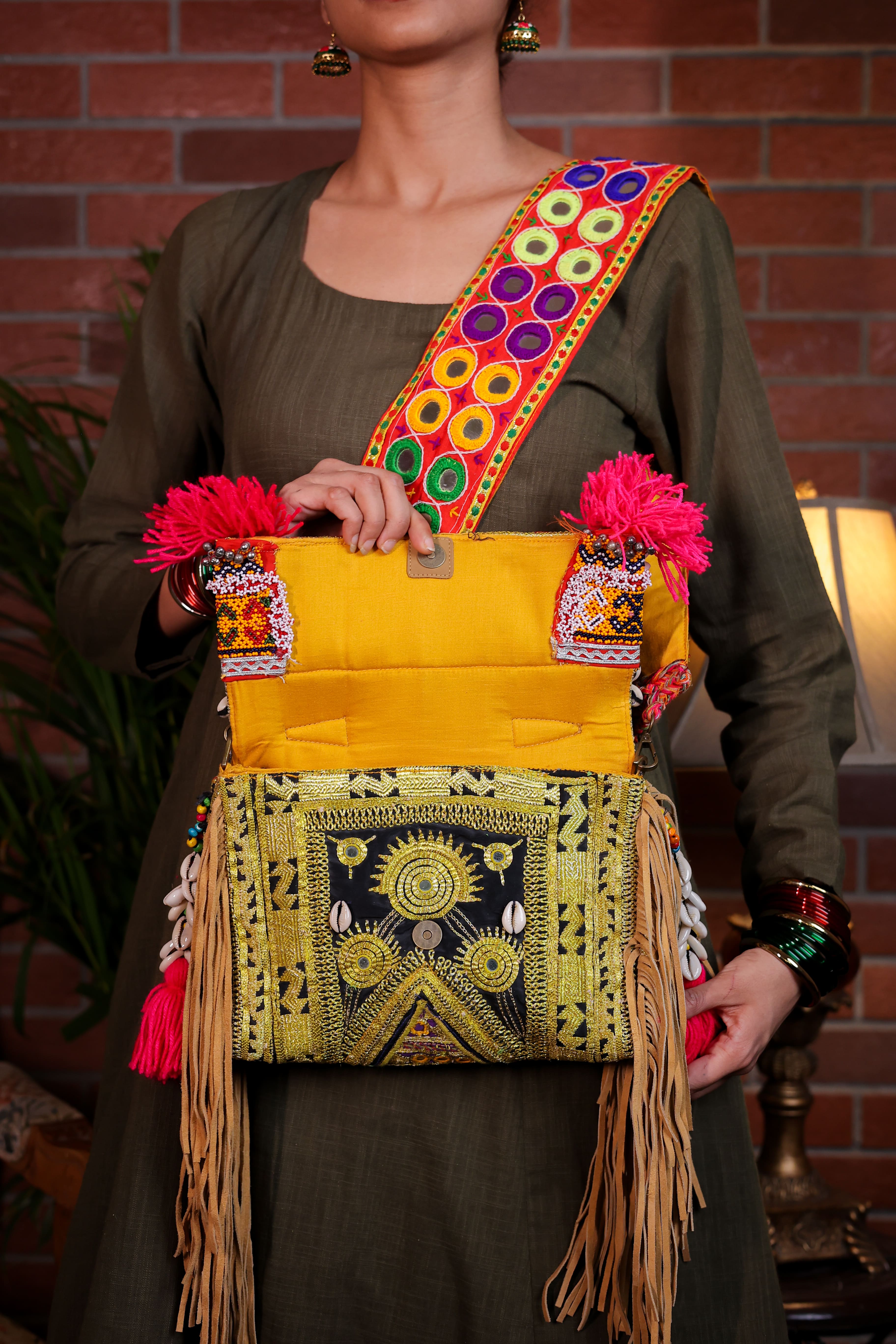 Nigaar - Mirror Strap Bag